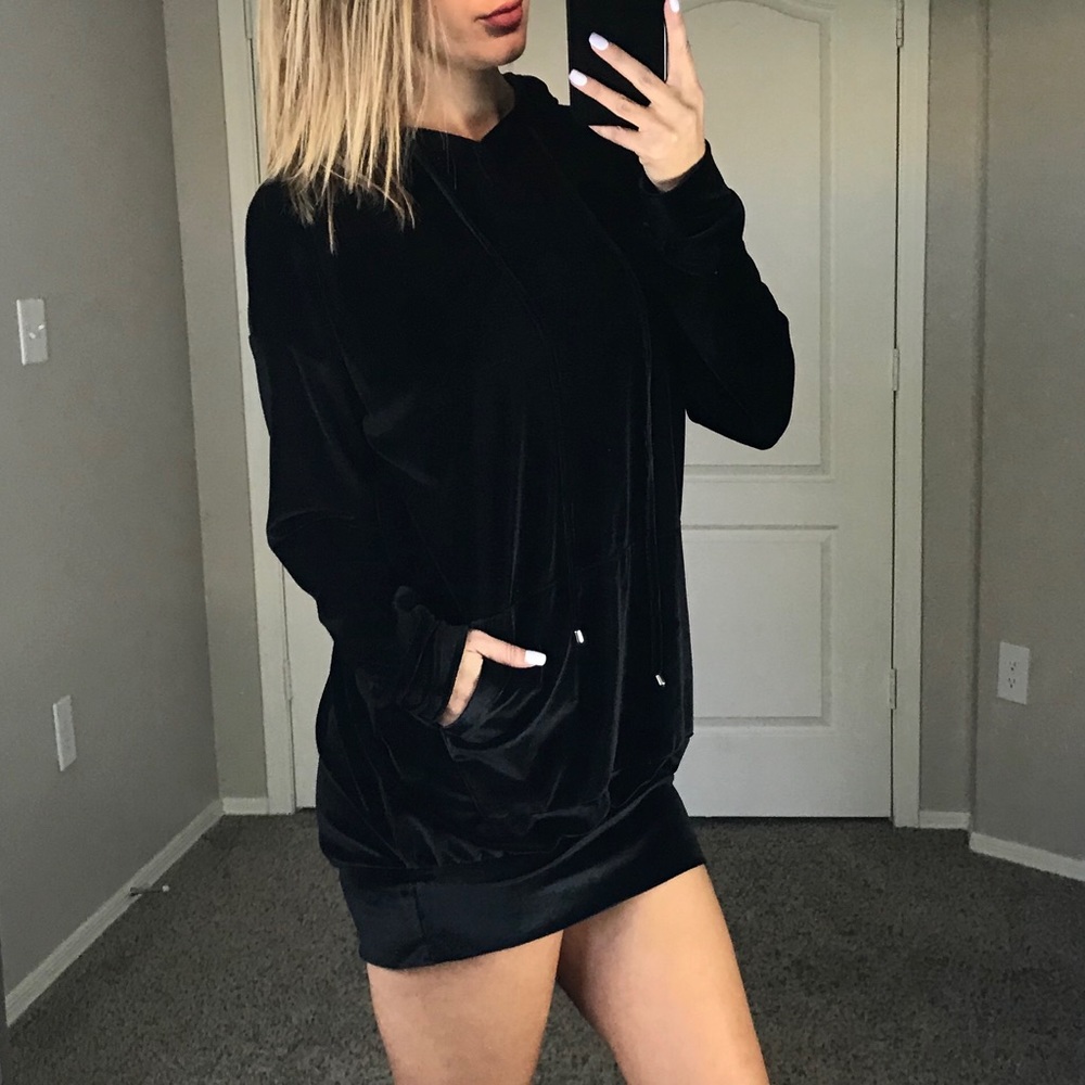 - Black Velvet Hooded Dress - - Picture 2 of 6